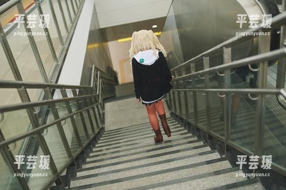 Puy Puy的泳装图集，你会猜不到她的每一种姿势！